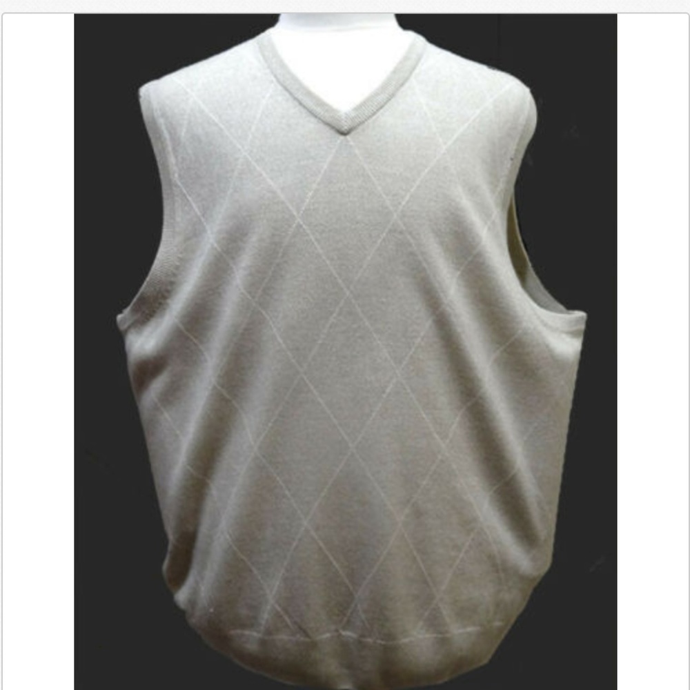 Dockers sweater vestBeige PlaidChecker Lines Soft